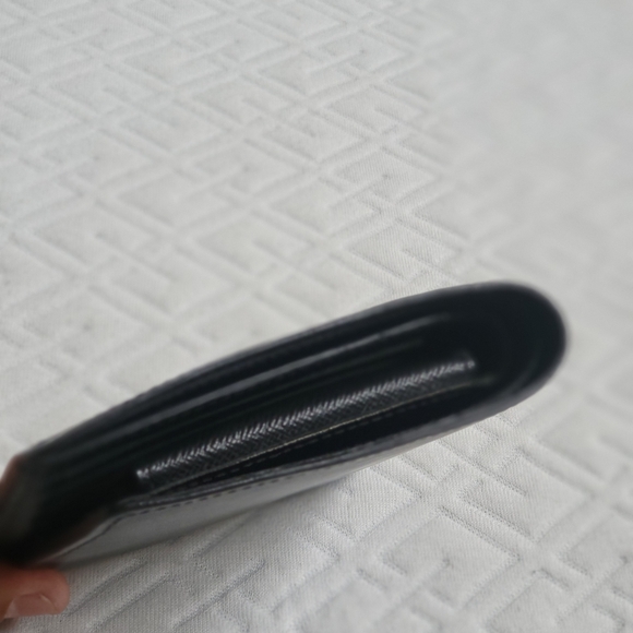 Louis Vuitton Epi Leather Bifold Wallet.. Authentic!! - Picture 5 of 13